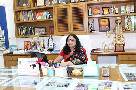 Radhamani Iyer - Principal- Arya Gurukul Kalyan East